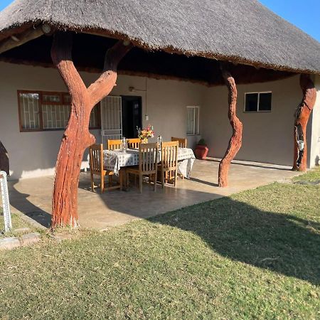 Vanross Self Catering Accommodation Thabazimbi Buitenkant foto